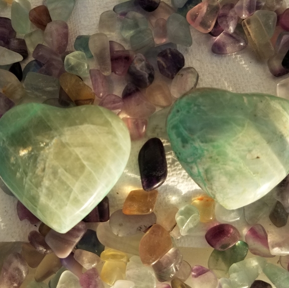 Rare Natural Green Moonstone hearts - Picture 2 of 9